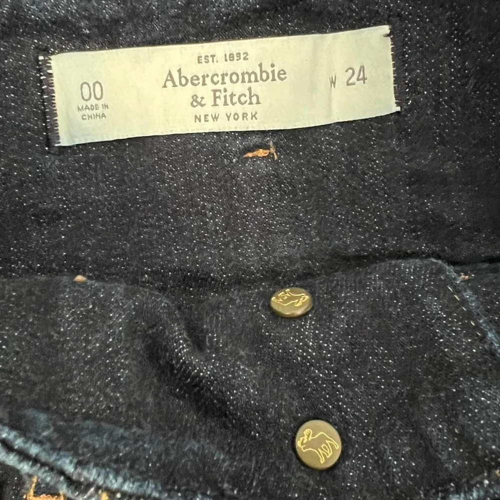Abercrombie & Fitch 2010s Dark Blue High Waisted Denim Shorts - Size 24